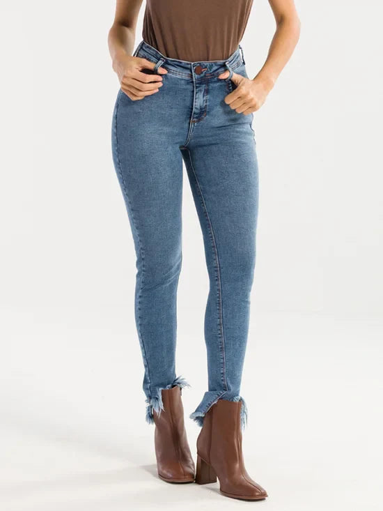 Calça Feminina Jeans Skinny Barra Desfiada