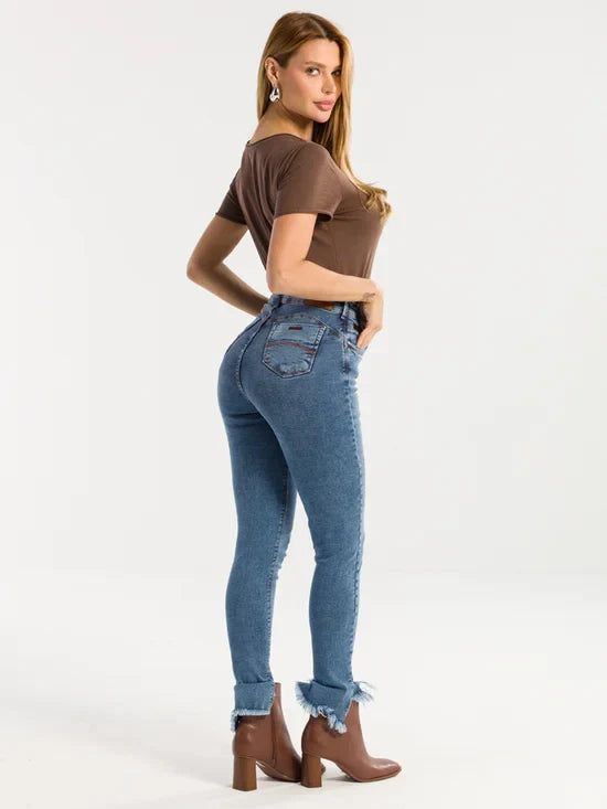 Calça Feminina Jeans Skinny Barra Desfiada