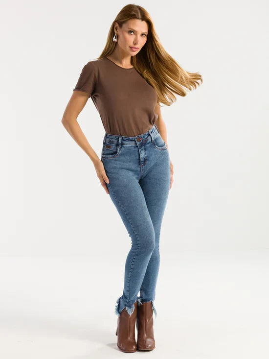 Calça Feminina Jeans Skinny Barra Desfiada