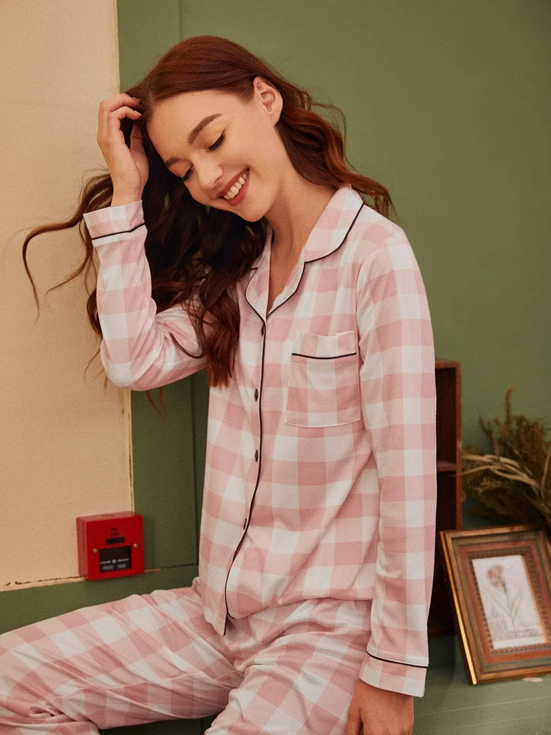 Conjunto de Pijama com Botão e Estampa Xadrez