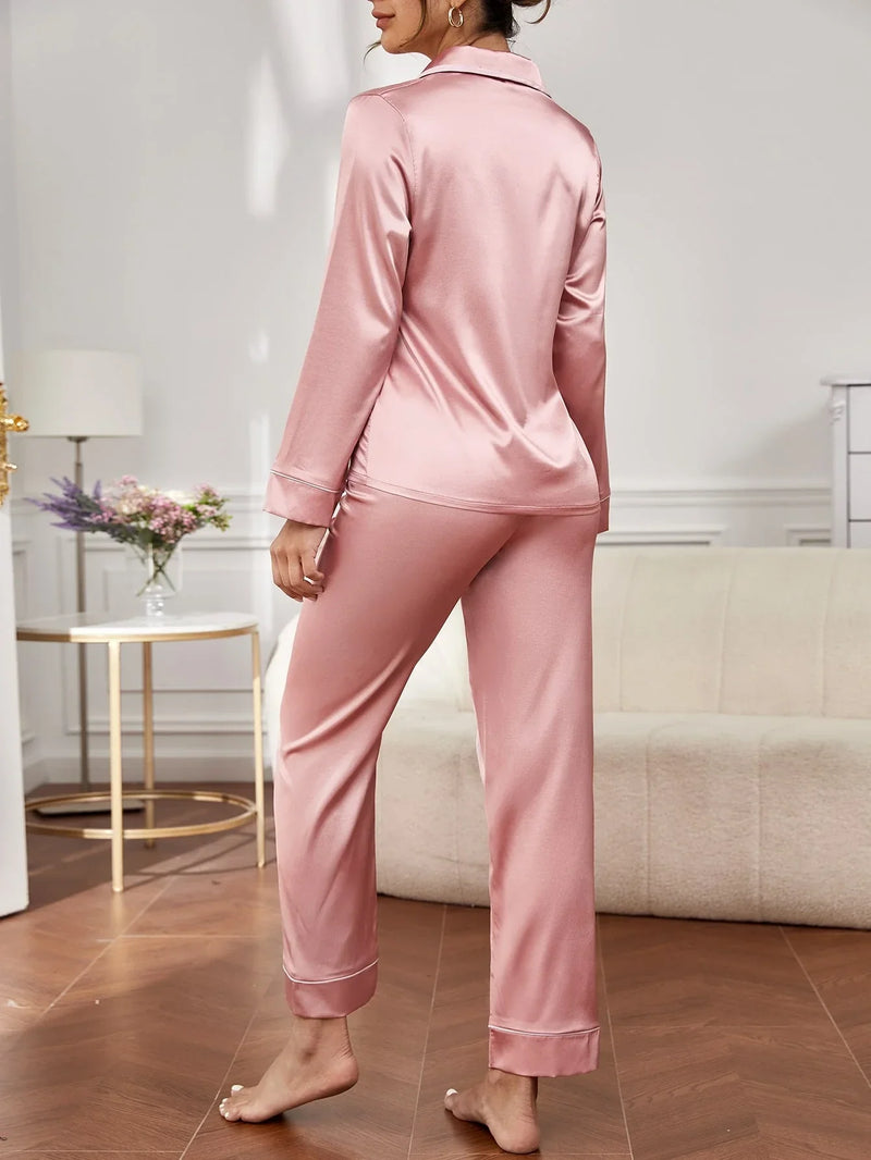 Conjunto pijama de cetim com gola de lapela
