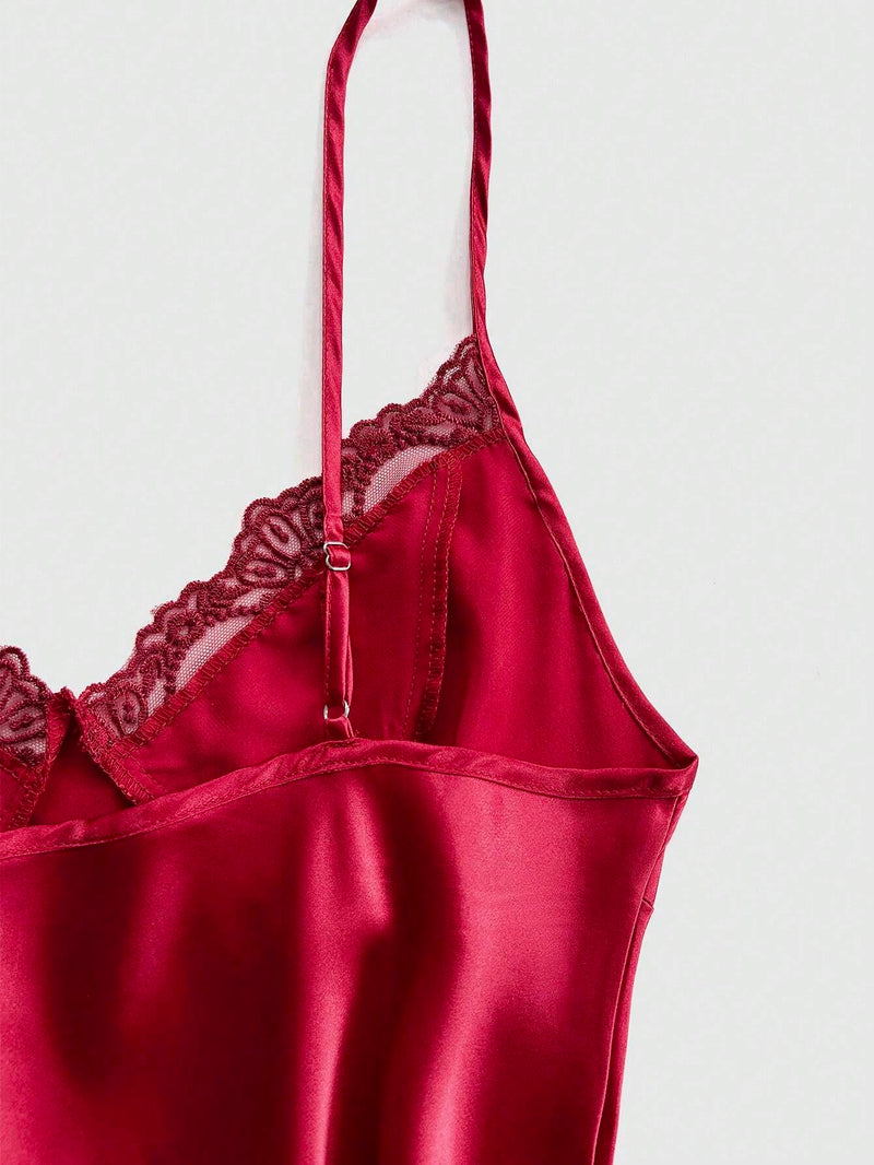 4 peças: Camisola de seda falsa bordada com decote em V + Top e Shorts + Roupão