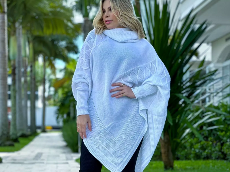 PONCHO ARAN BICO -  Tamanho único